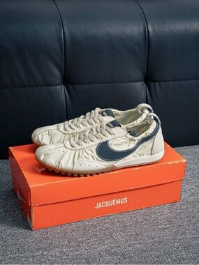 Nike Women’s Cream Sneakers with Navy Swoosh